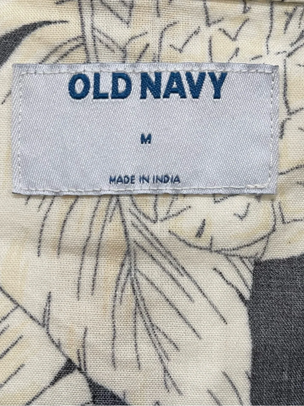 Old Navy Men’s Black White Tropical Print Short Sleeve Shirt